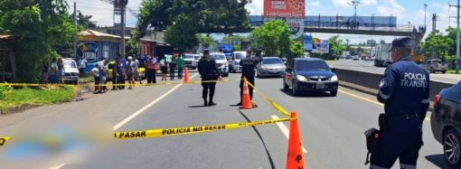 EN LOURDES COLÓN UNA MUJER LE CORTO EL PENE A SU PAREJA POR CELOS.
