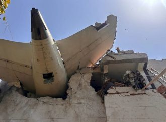 AVIÓN DE AIR INDIA SE ESTRELLA EN GUJARAT: 244 PERSONAS FALLECEN EN TRÁGICO ACCIDENTE
