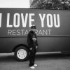 JADEN SMITH TRANSFORMA SU FOOD TRUCK SOLIDARIO EN UN RESTAURANTE GRATUITO PARA PERSONAS SIN HOGAR