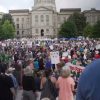 MULTITUDINARIAS PROTESTAS PACÍFICAS EN ESTADOS UNIDOS CONTRA POLÍTICAS DE TRUMP