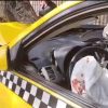 COMANDOS DE SALVAMENTO RESCATÓ A UN TAXISTA QUE QUEDÓ ATRAPADO POR UN CHOQUE QUE SUFRIÓ EN BULEVAR DEL EJÉRCITO