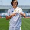 ÁLVARO CARRERAS ES PRESENTADO COMO NUEVO JUGADOR DEL REAL MADRID