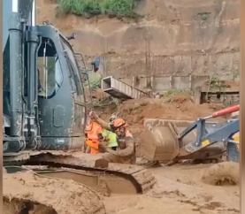 RESCATISTAS EN GUATEMALA SALVAN SUS VIDAS TRAS NUEVO DERRUMBE EN LA CARRETERA A EL SALVADOR