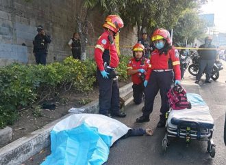 OLA DE ATAQUES ARMADOS CONTRA LA POLICÍA SACUDE GUATEMALA; DOS AGENTES MUERTOS Y CUATRO HERIDOS