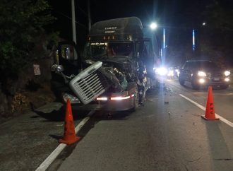 FUERTE ACCIDENTE DE TRÁNSITO EN AUTOPISTA A COMALAPA DEJA UN LESIONADO