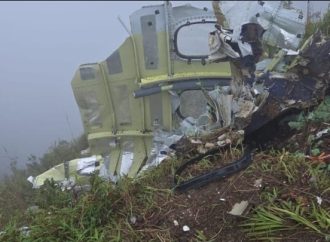 AVIONETA SE ESTRELLA EN INDONESIA Y DEJA 10 PERSONAS FALLECIDAS