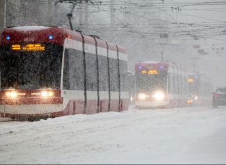 TORMENTA DE NIEVE PARALIZA TORONTO Y PROVOCA ESTADO DE EMERGENCIA EN CANADÁ