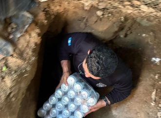 AUTORIDADES DESCUBREN CALENTA CON CERVEZA Y LICOR DURANTE REQUISA EN PENAL DE GUATEMALA
