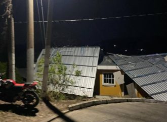 FUERTES VIENTOS PROVOCARON DAÑOS EN VIVIENDA Y DEJAN UNA MENOR LESIONADA EN ZARAGOZA,LA LIBERTAD