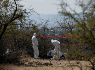 AUTORIDADES MEXICANAS LOCALIZAN RESTOS HUMANOS EN FOSAS CLANDESTINAS EN SINALOA