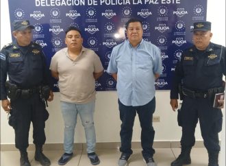 PNC DESTITUYE A DOS AGENTES POR PRESUNTO USO INDEBIDO DE LA FUERZA DURANTE PROCEDIMIENTO EN LA PAZ