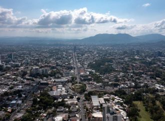 VIERNES CALUROSO CON POSIBILIDAD DE LLUVIAS EN DIFERENTES ZONAS DE EL SALVADOR