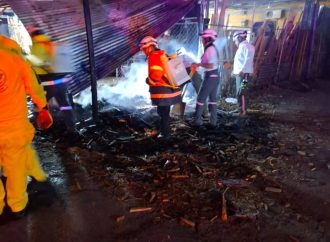 INCENDIO EN CARPINTERÍA DE AGUILARES FUE CONTROLADO SIN MAYORES DAÑOS