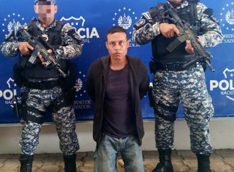 CAPTURAN A NICARAGÜENSE ACUSADO DE ROBO EN FARMACIA DE SAN SALVADOR