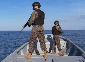 EL SALVADOR; MARINA NACIONAL RESCATA A 16 NÁUFRAGOS ECUATORIANOS Y LOS TRASLADA A LA UNIÓN