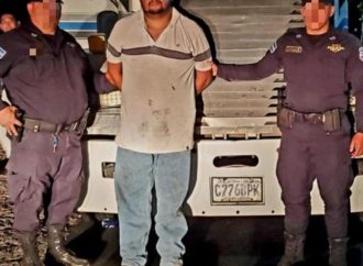 CAPTURARON A UN TRAILERO GUATEMALTECO CON DROGA, ARMA Y MUNICIONES OCULTAS EN UN CABEZAL EN SANTA ANA