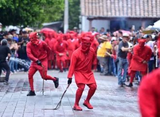 TEXISTEPEQUE VIVE LA TRADICIÓN DE LOS TALCIGÜINES EN LUNES SANTO