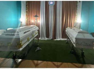 COMUNIDAD DESPIDE A ESPOSOS QUE FALLECIERON TRAS ACCIDENTE VEHICULAR EN MORAZÁN