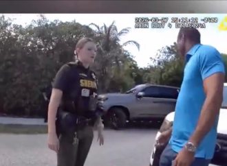 VIDEO REVELA QUE TIGER WOODS MIRABA SU TELÉFONO ANTES DE ACCIDENTE EN FLORIDA