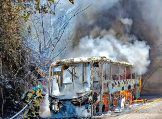 INCENDIO DE AUTOBÚS FUE CONTROLADO POR BOMBEROS EN LA UNIÓN