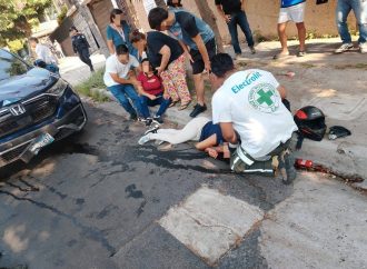 MOTOCICLISTA DE 22 AÑOS RESULTA GRAVE TRAS CHOQUE EN CERCA DEL EX ZOOLOGICO EN SAN SALVADOR