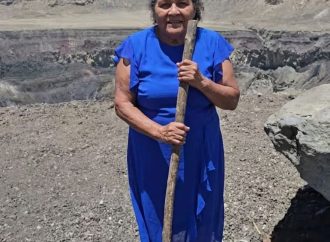 ADULTA MAYOR DE 78 AÑOS ALCANZA LA CIMA DEL VOLCÁN DE SANTA ANA Y SE VUELVE TENDENCIA EN REDES