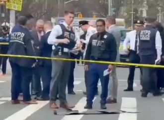 BEBÉ MUERE POR BALA PERDIDA EN BROOKLYN Y CONMOCIONA A NUEVA YORK
