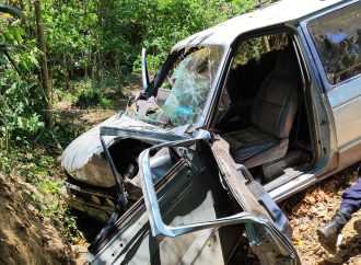 CONDUCTOR RESULTA LESIONADO TRAS PERDER EL CONTROL EN CARRETERA A JAYAQUE