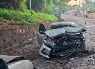 FUERTE CHOQUE DEJA CONDUCTOR GRAVEMENTE LESIONADO EN CARRETERA A APULO