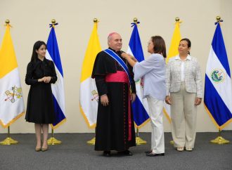EL SALVADOR CONDECORA A NUNCIO APOSTÓLICO CON ORDEN JOSÉ MATÍAS DELGADO