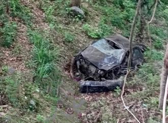 VEHÍCULO CAE A BARRANCO EN LA PANAMERICANA CERCA DE EL CONGO