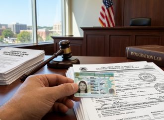 ORDENAN REANUDAR TRÁMITES DE RESIDENCIA PARA 83 MIGRANTES EN EE. UU.