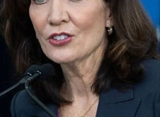 PROPUESTA DE GOBERNADORA DE NUEVA YORK SOBRE COLABORACIÓN CON ICE GENERA CRÍTICAS