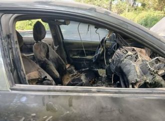 VEHÍCULO SE INCENDIA EN LA TRONCAL DEL NORTE Y DEJA UN JOVEN AFECTADO