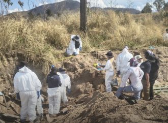 HALLAN RESTOS DE AL MENOS 11 PERSONAS EN FOSAS CLANDESTINAS EN JALISCO