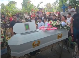 COMUNIDAD DESPIDE A NIÑA DE 10 AÑOS TRAS HECHO OCURRIDO EN ACTIVIDAD ESCOLAR EN CERRO VERDE,SANTA ANA