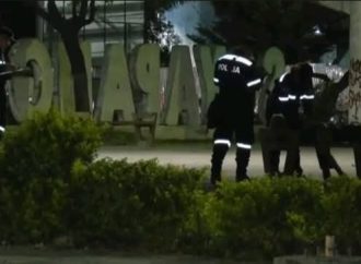HOMBRE MUERE MIENTRAS DORMÍA EN BANCA DE PLAZA EN SOYAPANGO