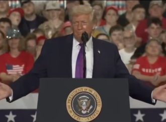 TRUMP APLAZA POSIBLE ATAQUE A IRÁN Y ABRE VENTANA DIPLOMÁTICA CON APOYO DE PAKISTÁN