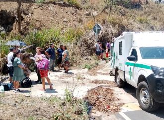 UN PICK UP VOLCÓ EN CHALATENANGO Y EL PERCANCE DEJÓ MÁS DE SEIS PERSONAS LESIONADAS