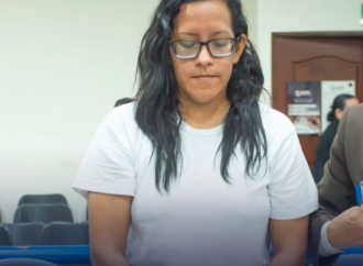 CONDENAN A MUJER QUE EJERCÍA ILEGALMENTE COMO DOCTORA EN SAN SALVADOR