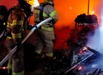 INCENDIO ARRASA PUESTOS EN MERCADO DE ARMENIA Y DEJA PÉRDIDAS TOTALES
