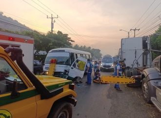 COLISIÓN ENTRE DOS UNIDADES DE LA RUTA 109 DEJA LESIONADOS EN CALLE ANTIGUA A NEJAPA