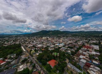 MEDIO AMBIENTE PRONOSTICA UN DOMINGO CALUROSO Y CON POSIBLES TORMENTAS EN EL PAÍS