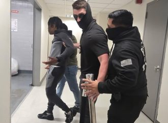 ARRESTAN A HONDUREÑO AL SALIR DE CORTE EN NUEVA YORK PESE A RECIENTE FALLO JUDICIAL