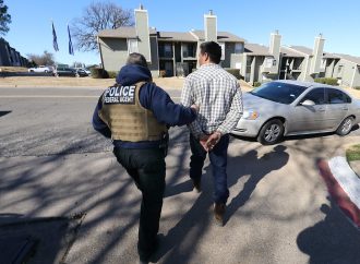 NUEVA YORK PROHÍBE OPERATIVOS DE ICE EN ESCUELAS E IGLESIAS SIN ORDEN JUDICIAL