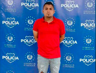 CAPTURAN A SUJETO CAPTADO EN VIDEO AGREDIENDO A OTRO HOMBRE EN COLÓN