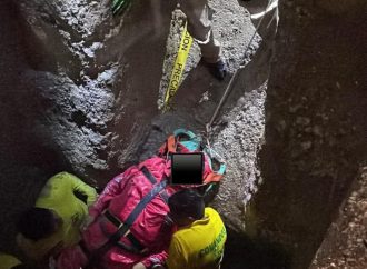 MOTOCICLISTA MUERE TRAS CAER EN CAJA RESIDUAL EN CONSTRUCCIÓN DURANTE LAS LLUVIAS EN SAN SALVADOR