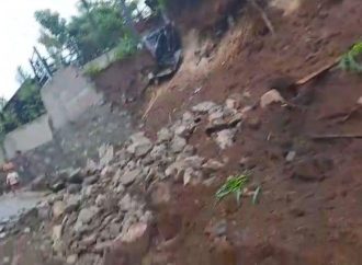 INTENSAS LLUVIAS PROVOCAN DERRUMBE DE MURO DE CONTENCIÓN EN SAN MIGUEL
