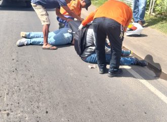 DOS JÓVENES RESULTARON LESIONADOS TRAS ACCIDENTE DE MOTOCICLETA EN SANTA ANA
