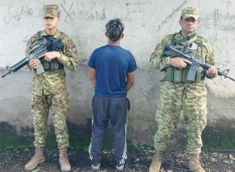 MENOR DE 15 AÑOS ES DETENIDO POR PRESUNTA EXTORSIÓN CONTRA SU PADRASTRO EN SANTA ANA